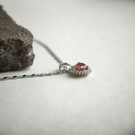 Серебряная подвеска с гранатом 1.112ct