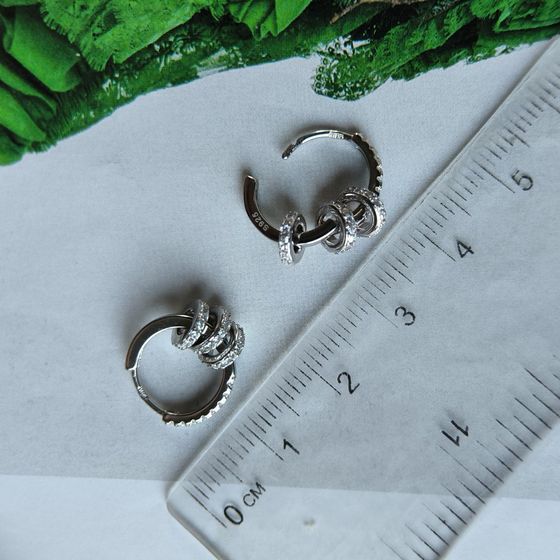 Серебряные серьги с фианитами