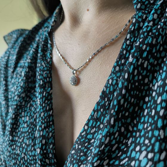 Silver pendant with phianites