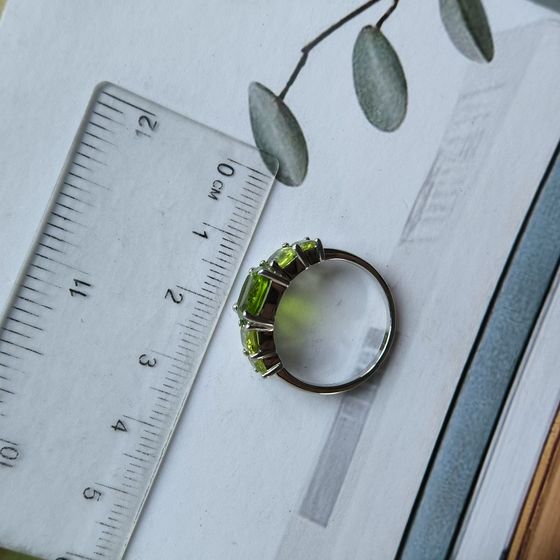 Silver ring with chrysolite