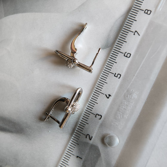 Серебряные серьги с фианитами