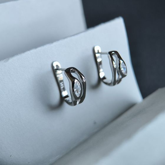 Серебряные серьги с фианитами