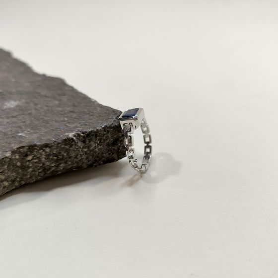 Серебряное кольцо с сапфиром 1.833ct