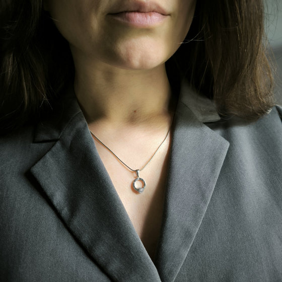 Silver pendant with cubic zirconia