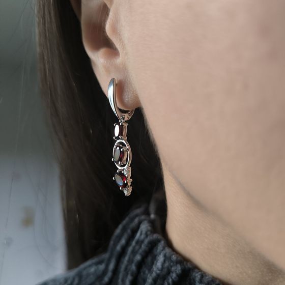 Silver earrings with garnet 3.442ct