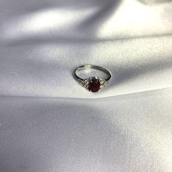Серебряное кольцо с рубином