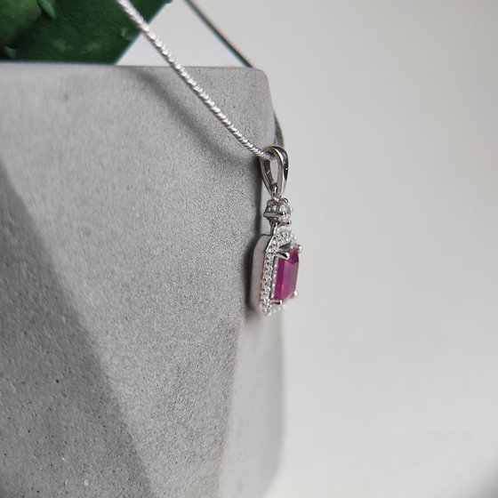 Серебряная подвеска с рубином 1.871ct, фианитами