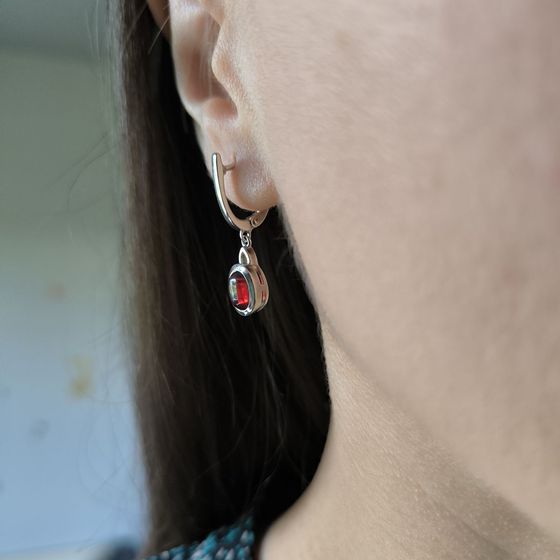 Silver earrings with garnet nano