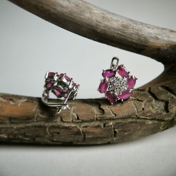 Срібні сережки з рубіном 4.27ct
