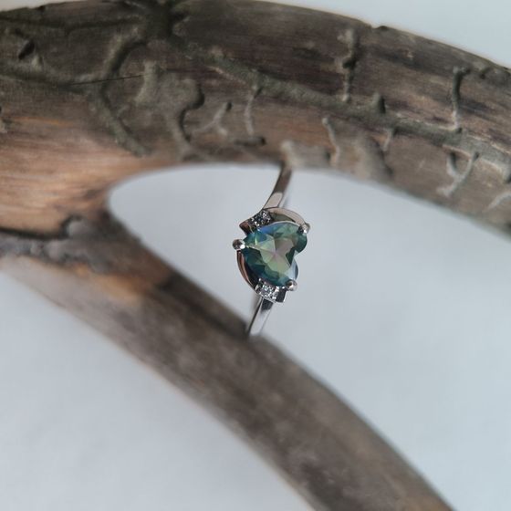 Silver ring with mystic topaz 0.613ct