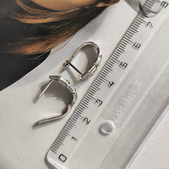 Серебряные серьги с фианитами