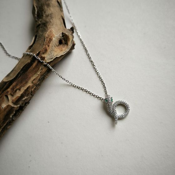 Серебряное колье с фианитами