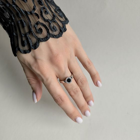 Silver ring with onyx