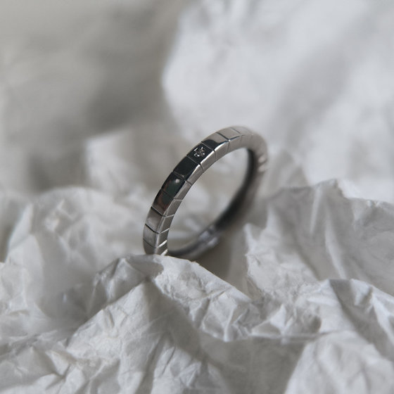 Silver ring with cubic zirconia