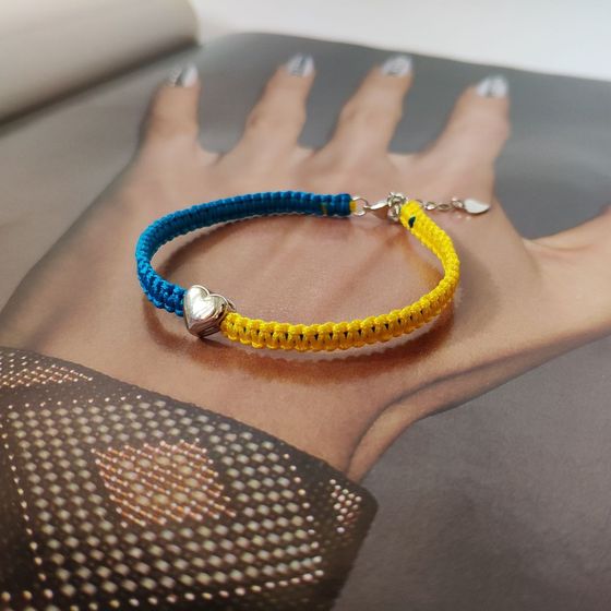 Silver bracelet without stones