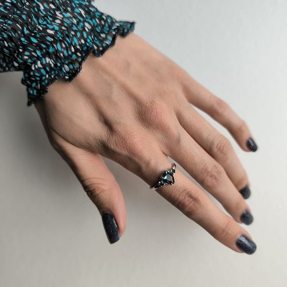 Серебряное кольцо с топазом Лондон Блю 0.963ct