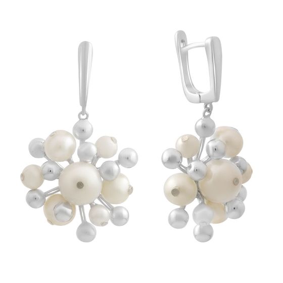 Silver earrings with pearls