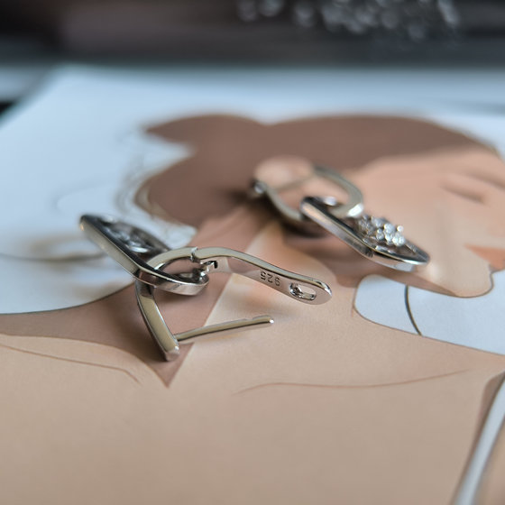 Серебряные серьги с фианитами