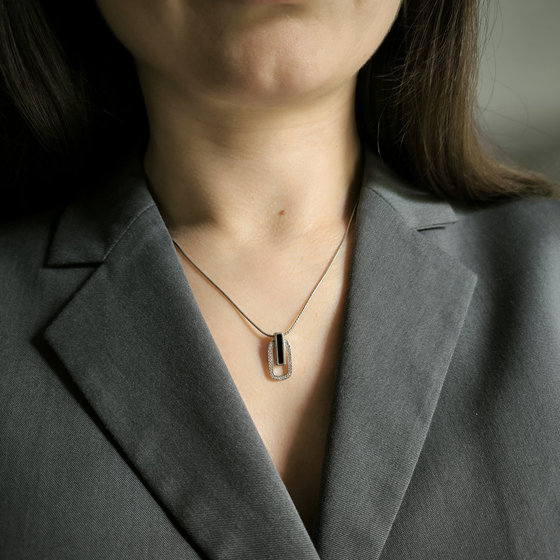 Silver pendant with onyx and cubic zirconia