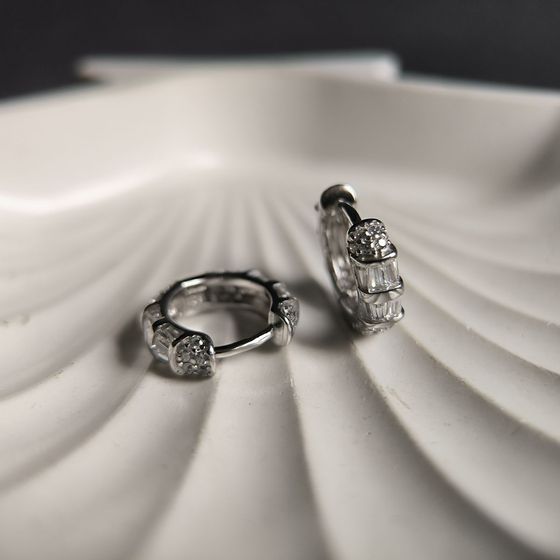 Серебряные серьги с фианитами