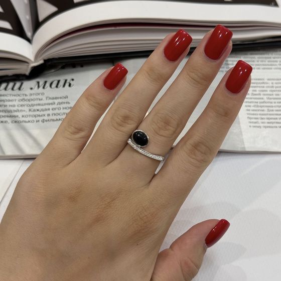 Серебряное кольцо с ониксом