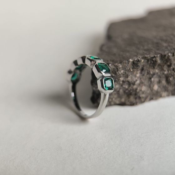 Серебряное кольцо с фианитами