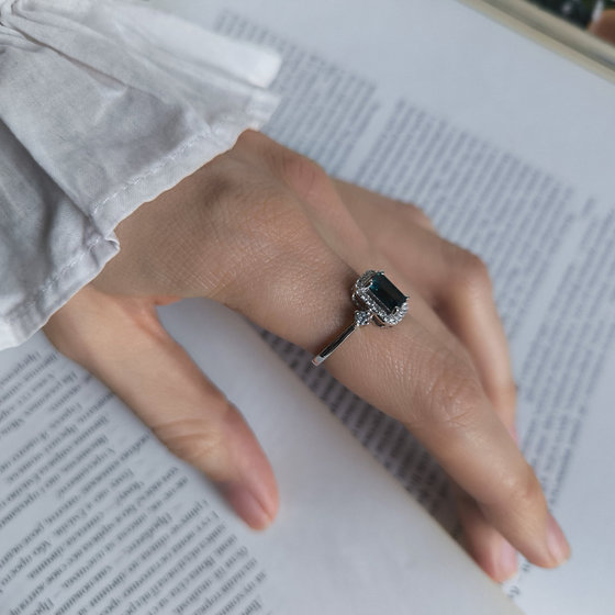 Серебряное кольцо с топазом Лондон Блю