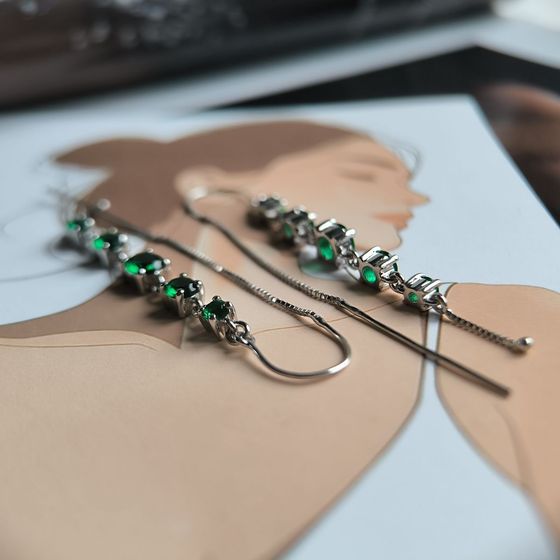 Silver earrings with emerald nano 1.871ct