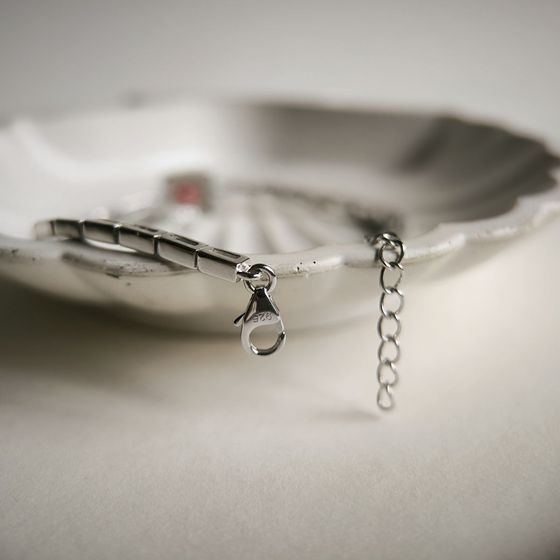 Серебряный браслет с гранатом