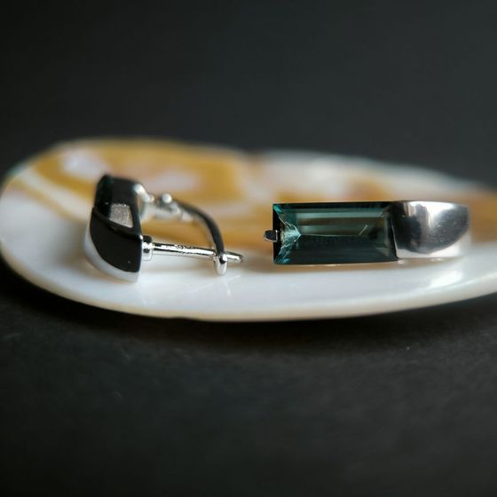 Серебряные серьги с топазом Лондон Блю 4.392ct