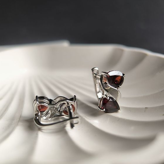 Серебряные серьги с гранатом 4.9ct