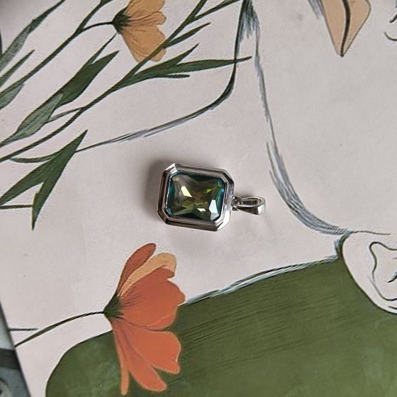 Silver pendant with mystic topaz 2.4ct