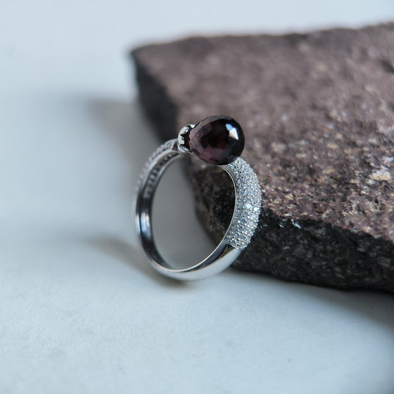 Серебряное кольцо с гранатом 6.31ct