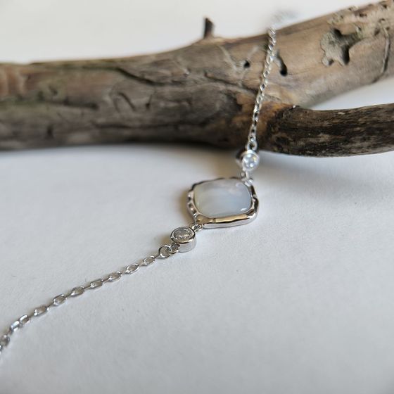 Серебряный браслет с перламутром, фианитами