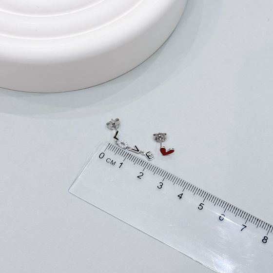 Silver earrings with yemallu