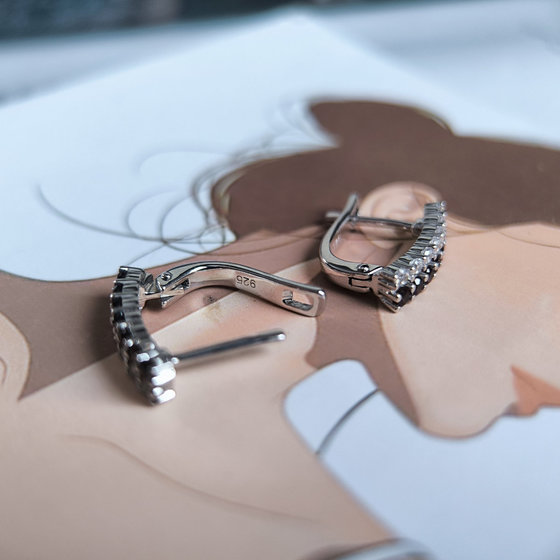 Серебряные серьги с гранатом 1.369ct