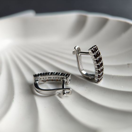 Серебряные серьги с гранатом 1.26ct