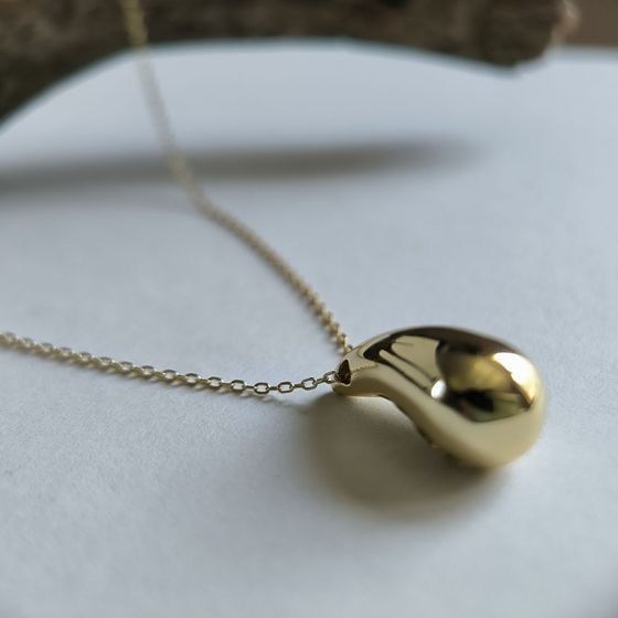 Silver necklace without stones