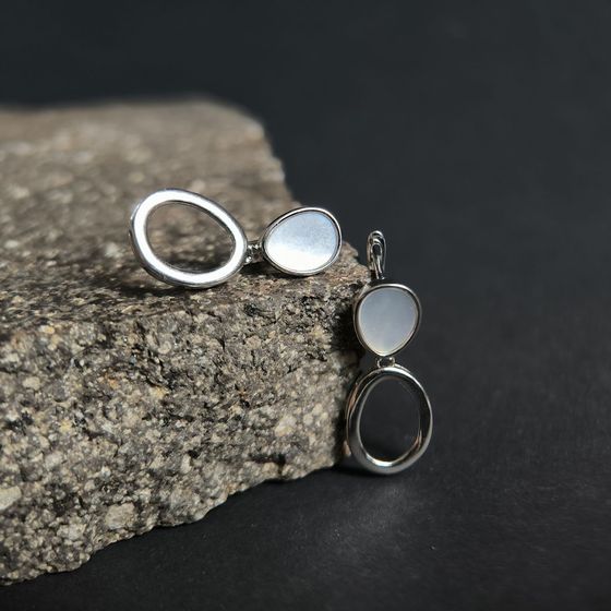 Silver earrings with mother-of-pearl
