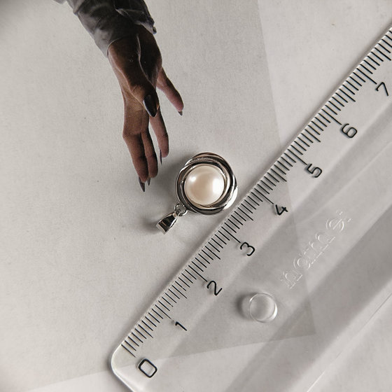 Серебряная подвеска с жемчугом