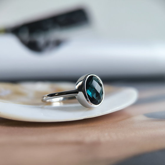 Серебряное кольцо с топазом Лондон Блю 2.213ct