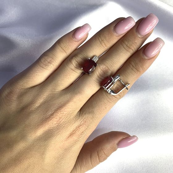 Серебряные серьги с рубином