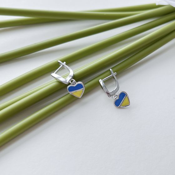 Silver earrings with yemallu