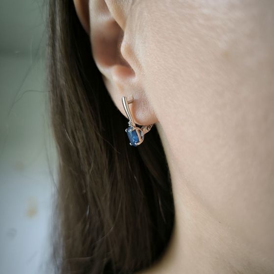 Серебряные серьги с сапфиром 2.08ct, фианитами