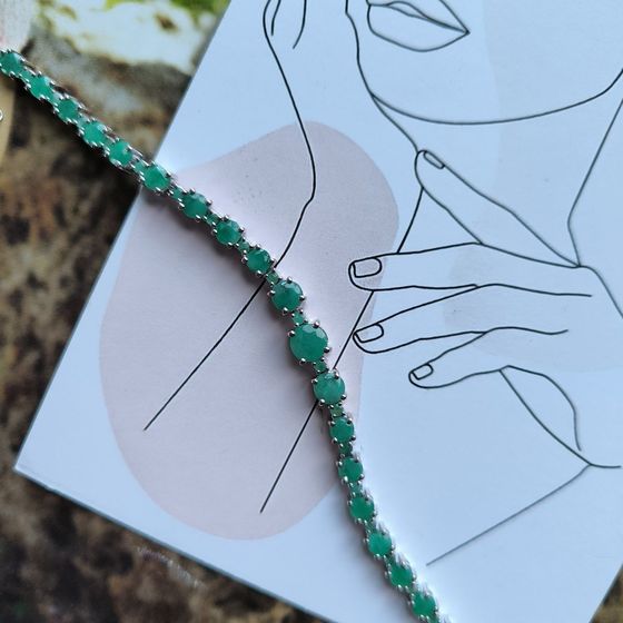 Серебряный браслет с изумрудом