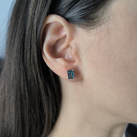Серебряные серьги с топазом Лондон Блю 1.8ct