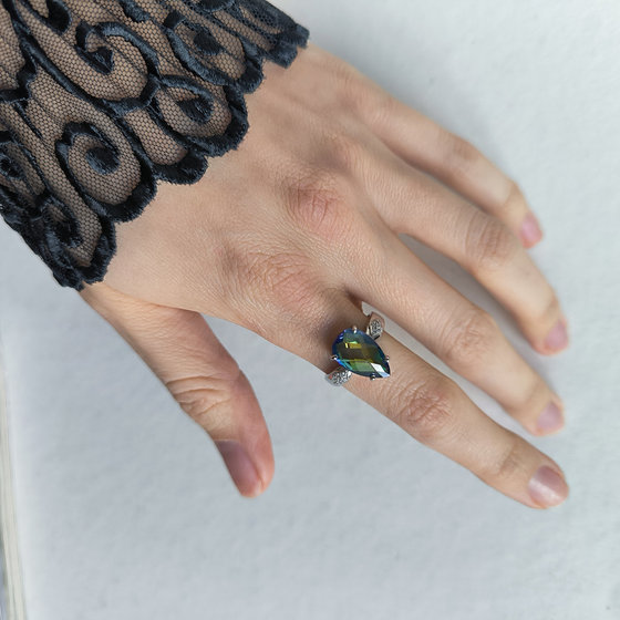 Серебряное кольцо с мистик топазом 3.492ct