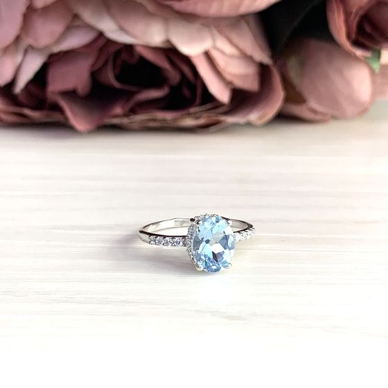 Серебряное кольцо с топазом 2.437ct