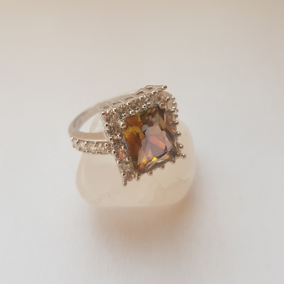 Срібна каблучка з містик топазом 4.15ct