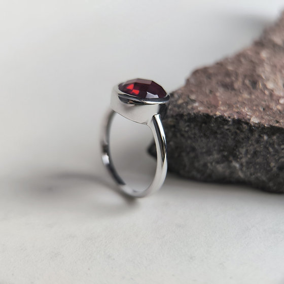 Серебряное кольцо с гранатом nano 2.165ct